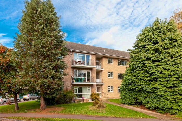 2 Bedroom Flat To Rent In Glyme Close, Woodstock, OX20