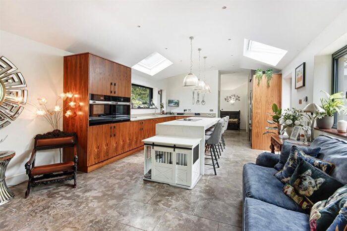 4 Bedroom Detached House For Sale In How Green Lane, Hever, TN8