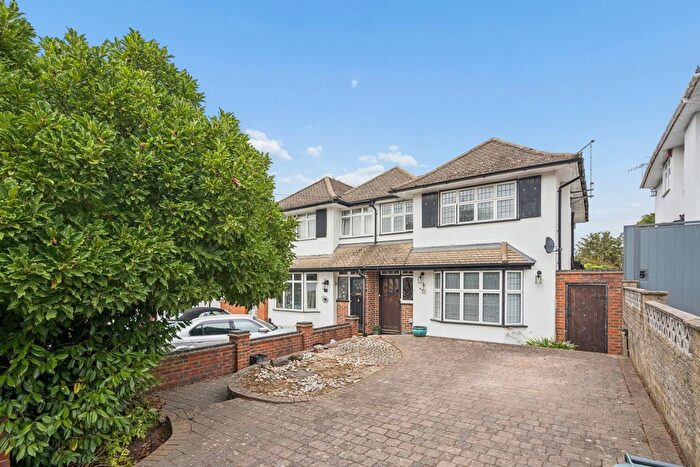 4 Bedroom Semi-Detached House For Sale In Oaklands Avenue, Watford, WD19