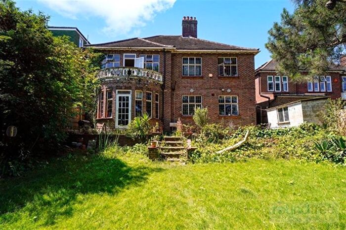 5 Bedroom Detached House For Sale In Goodyers Gardens, Hendon, NW4