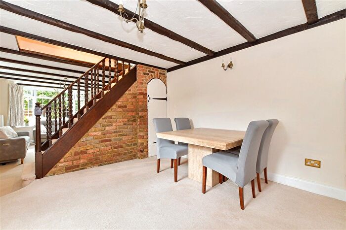 3 Bedroom Semi Detached House For Sale In Hawden Road, Tonbridge, Kent, TN9