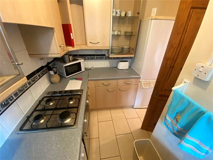 3 Bedroom Flat To Rent In Greet House, Frazier Street, SE1