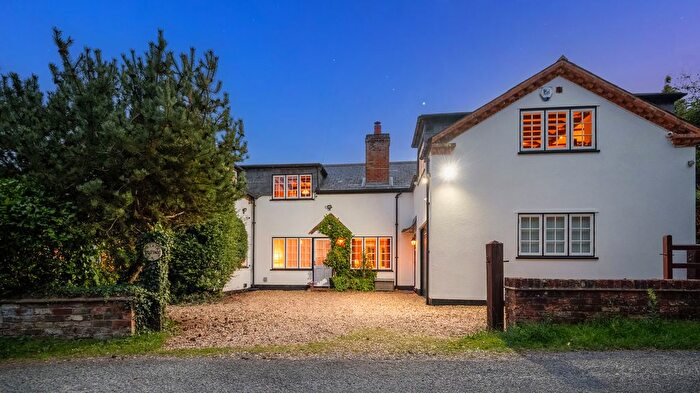 4 Bedroom Cottage For Sale In Hazeley Bottom, Hook, RG27