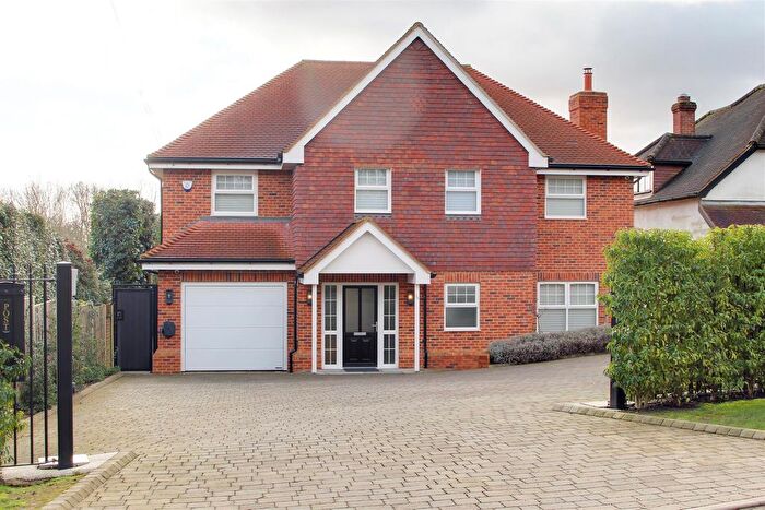 5 Bedroom Detached House For Sale In Vineyards Road, Northaw, EN6