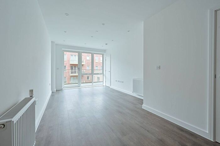 1 Bedroom Flat To Rent In Bridlington Road, Bushey, South Oxhey, WD19