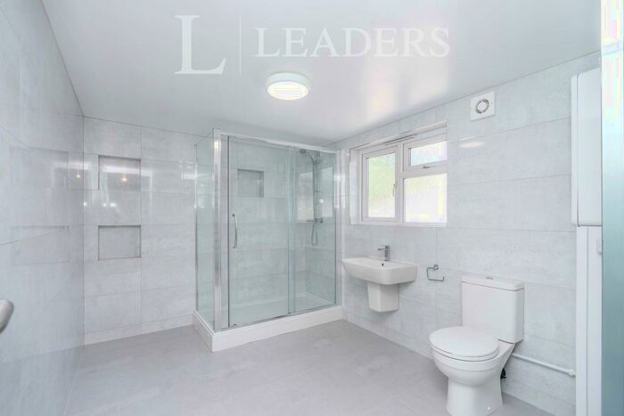 2 Bedroom Apartment To Rent In Commercial Road, Southampton, SO15