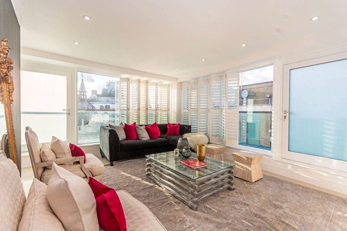 2 Bedroom Maisonette To Rent In Wells Street, Fitzrovia, London, W1T