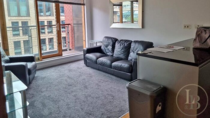 2 Bedroom Flat For Sale In Close, Newcastle, NE1