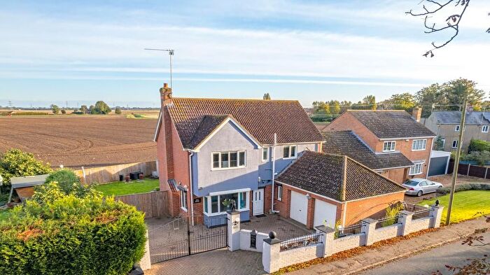 5 Bedroom Detached House For Sale In High Road, Newton, Wisbech, Cambs, PE13