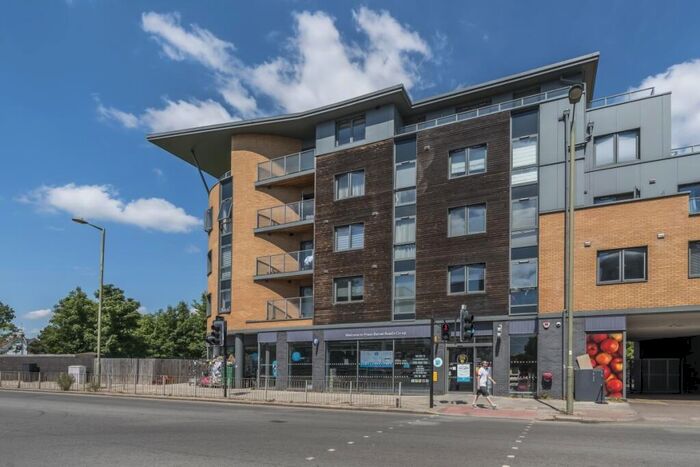 2 Bedroom Flat To Rent In Friern Barnet Road London, N11