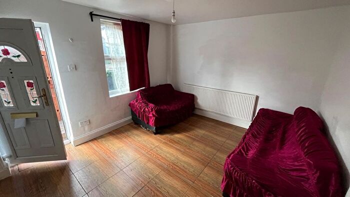 2 Bedroom Property To Rent In Springwell Road, Hounslow, TW5