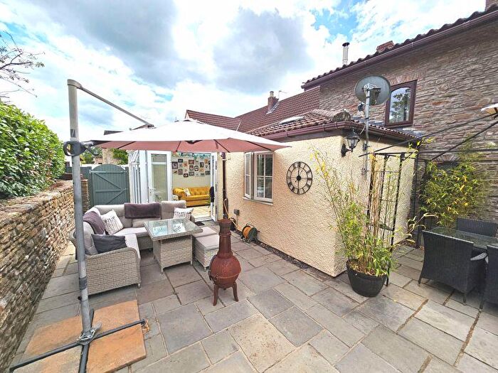 2 Bedroom Cottage For Sale In Crossleaze Road, Hanham, Bristol, BS15