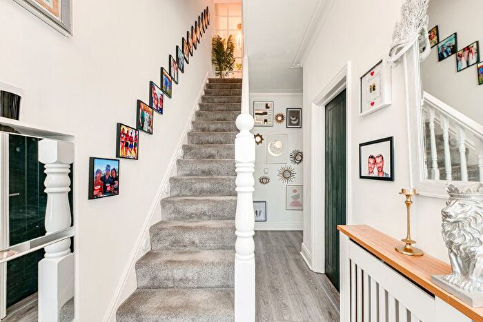 3 Bedroom Terraced House For Sale In Ramuz Drive, Westcliff-On-Sea, SS0