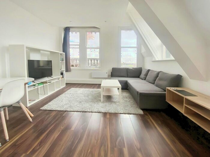 2 Bedroom Apartment To Rent In Pearl Chambers, East Parade/Park Row, Leeds, LS1