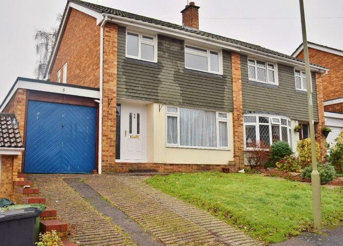 3 Bedroom Semi-Detached House To Rent In Beresford Close, Chandler'S Ford, Eastleigh, SO53