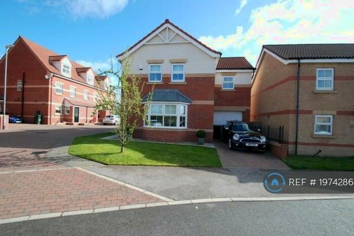 4 Bedroom Detached House To Rent In Roebuck Ridge, Jump, Barnsley, S74