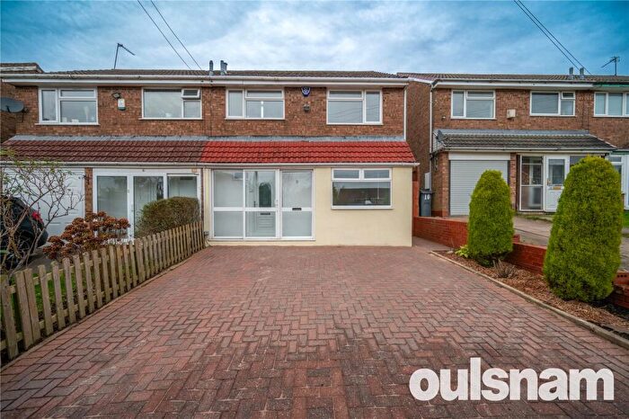 4 Bedroom Semi-Detached House To Rent In Broad Acres, Birmingham, West Midlands, B31