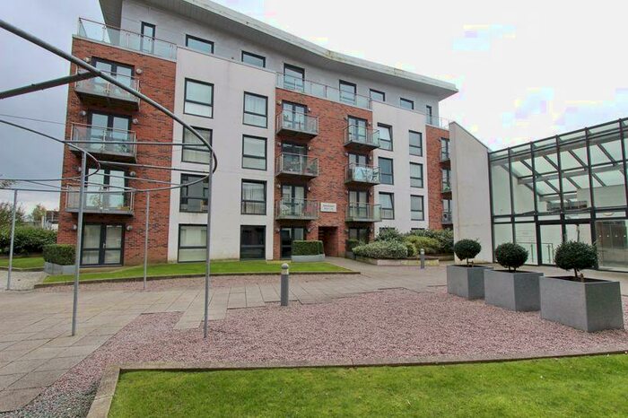1 Bedroom Flat To Rent In Longfield Centre, Manchester, M25