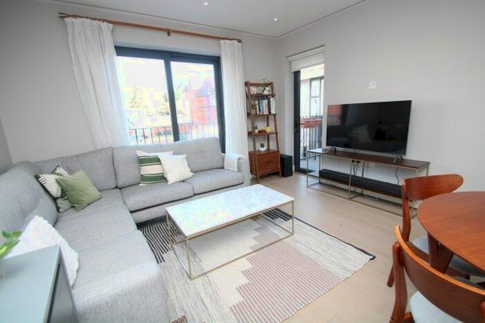 1 Bedroom Flat To Rent In South Park Hill Road, South Croydon, CR2