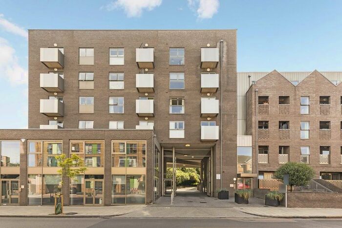 1 Bedroom Flat To Rent In Bedford Road, London, SW4