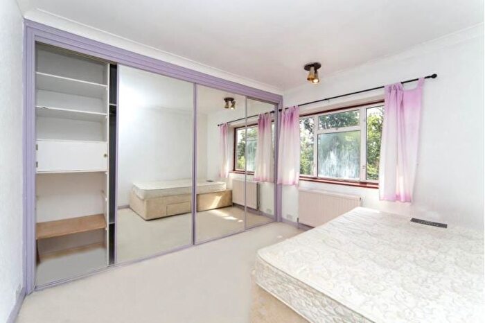 3 Bedroom Detached House To Rent In Tudor Drive, Morden, SM4