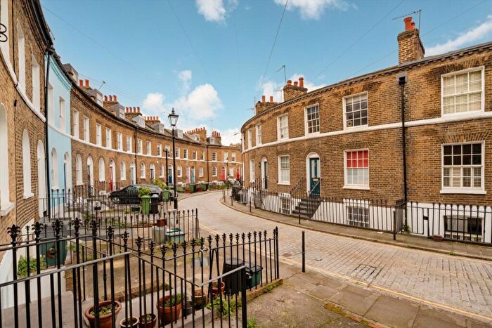 3 Bedroom Terraced House For Sale In Keystone Crescent, King's Cross, N1