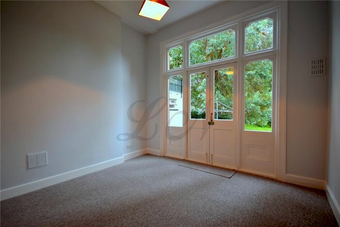 1 Bedroom Flat To Rent In Green Lanes, Palmers Green, N13