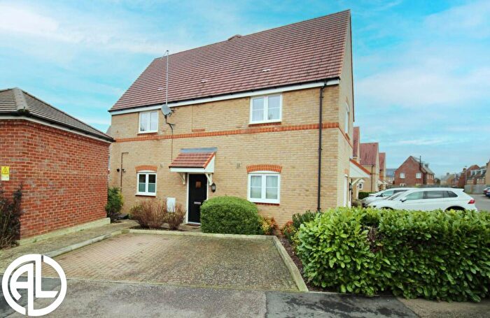 1 Bedroom Maisonette For Sale In Aspen Gardens, Stotfold, SG5