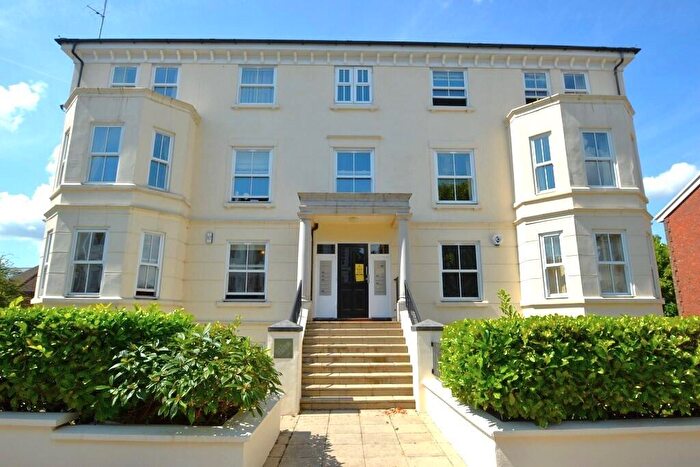 2 Bedroom Apartment To Rent In Avenue Elmers, Surbiton, KT6
