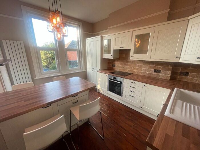 5 Bedroom Maisonette To Rent In Southbourne Road, Bournemouth, BH6