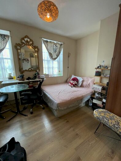 1 Bedroom Studio To Rent In Rose &amp; Crown Mews, Isleworth, TW7