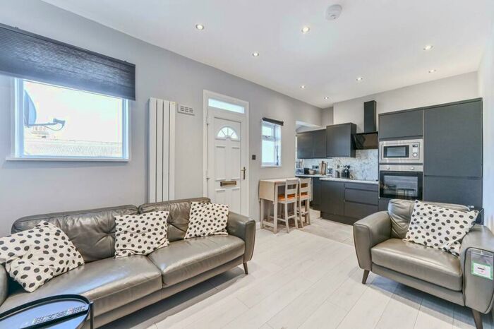 1 Bedroom Flat For Sale In London Road, Croydon, CR0