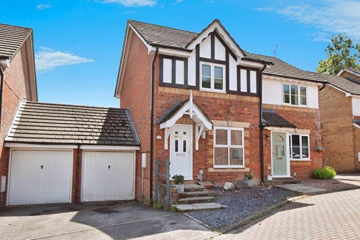3 Bedroom Semi-Detached House For Sale In The Oakbournes, Bishopdown ***Video Tour***, SP1