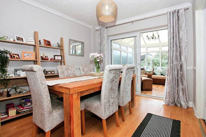 4 Bedroom Detached House For Sale In Peterborough Road, Farcet, Peterborough, PE7