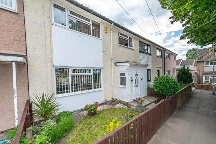 3 Bedroom Terraced House For Sale In Old Run Road, Leeds, LS10