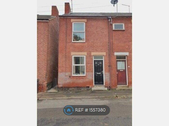 2 Bedroom Semi-Detached House To Rent In Hope Street, Chesterfield, S40