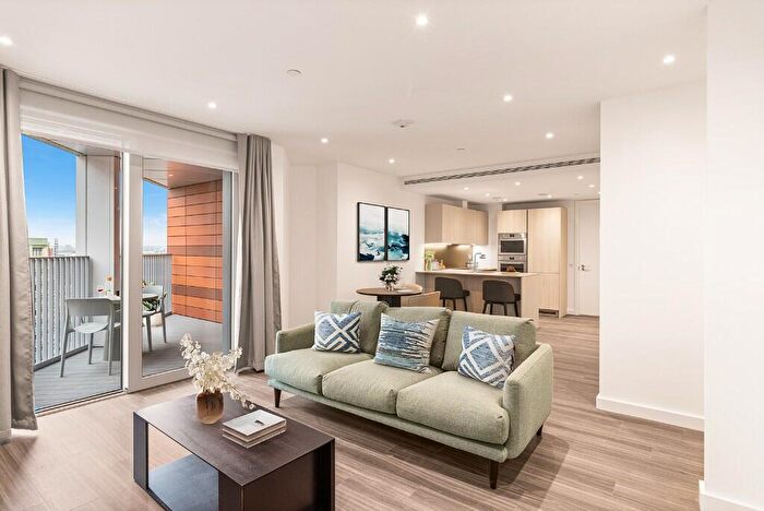 Studio To Rent In Nine Elms Lane, London, SW11