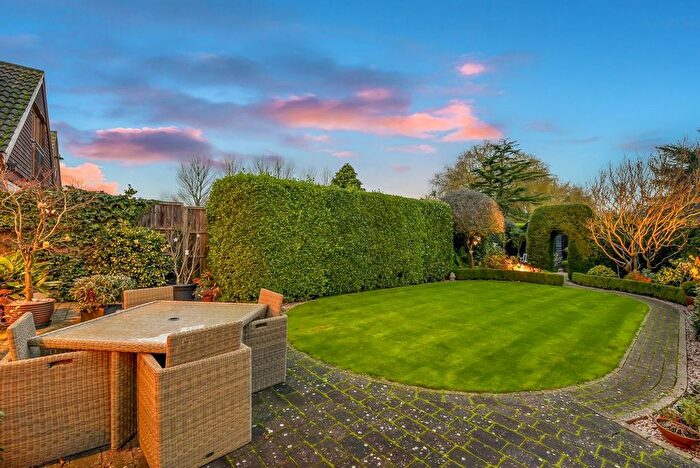 4 Bedroom Detached House For Sale In Mortimers Avenue, Cliffe Woods, ME3