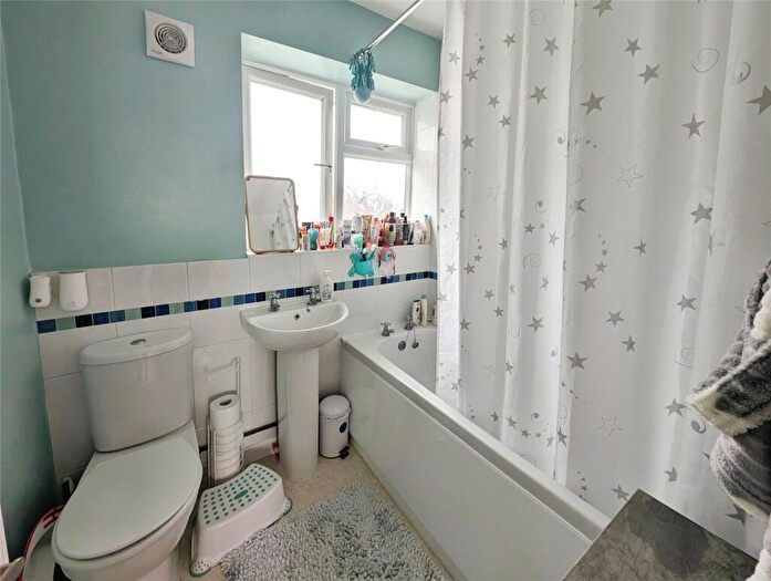 2 Bedroom Semi-Detached House For Sale In Ferndene Way, Southampton, Hampshire, SO18