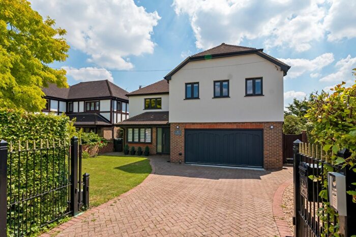 5 Bedroom Detached House To Rent In Clarendon Way, Chislehurst, BR7