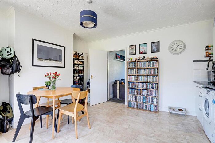 3 Bedroom Terraced House For Sale In Marina Avenue, Beeston, Nottinghamshire, NG9