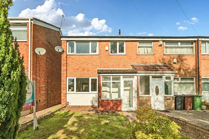 3 Bedroom End Of Terrace House For Sale In Kew Close, Birmingham, B37