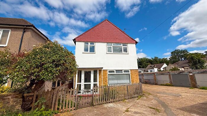 3 Bedroom Detached House To Rent In Rochester Road, Carshalton Village, Surrey, SM5