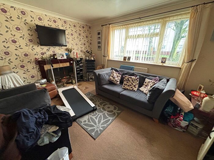 2 Bedroom Flat For Sale In The Marian Way, Netherton, L30
