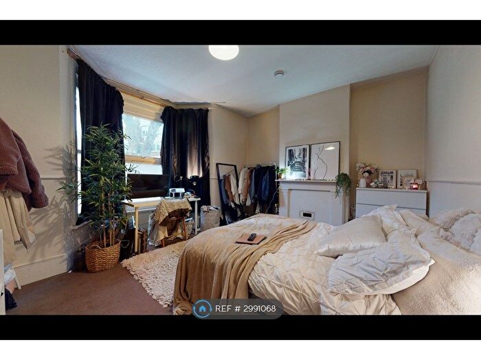 6 Bedroom Semi-Detached House To Rent In Clayton Road, London, SE15