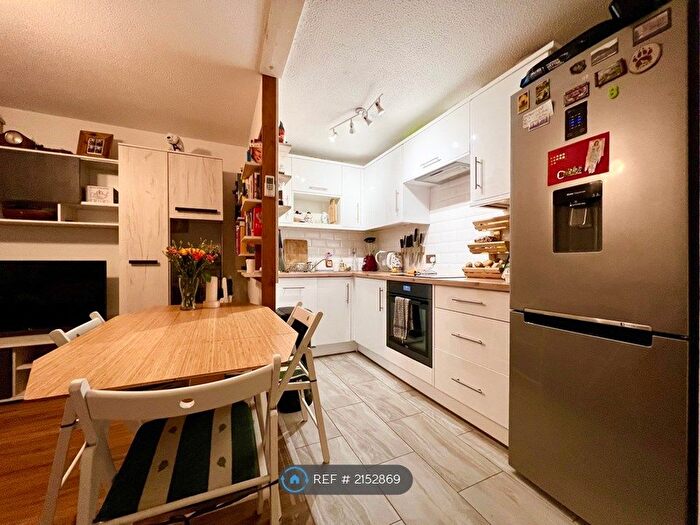 1 Bedroom Flat To Rent In Linden Grove, London, SE15