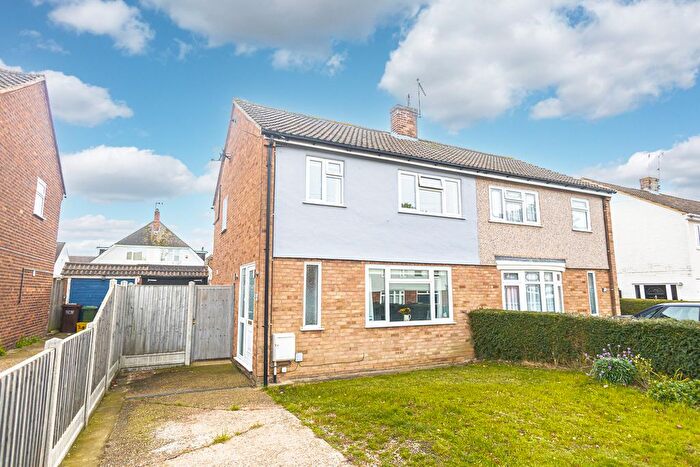 3 Bedroom Semi Detached House For Sale In Dorothy Gardens, Benfleet, SS7