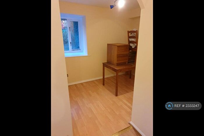 1 Bedroom Flat To Rent In Magpie Close, Enfield, EN1