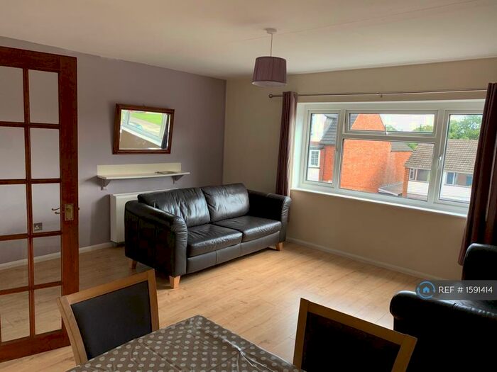 2 Bedroom Flat To Rent In Knighton Road, Leicester, LE2
