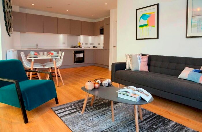 2 Bedroom Flat To Rent In Station Road, London, SE13